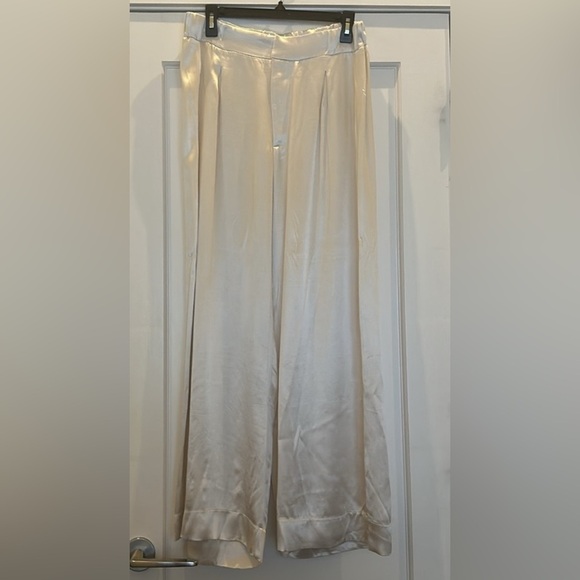 Free People| ‘Good Days’ Relaxed Satin Wide-Leg Trouser - Picture 4 of 8